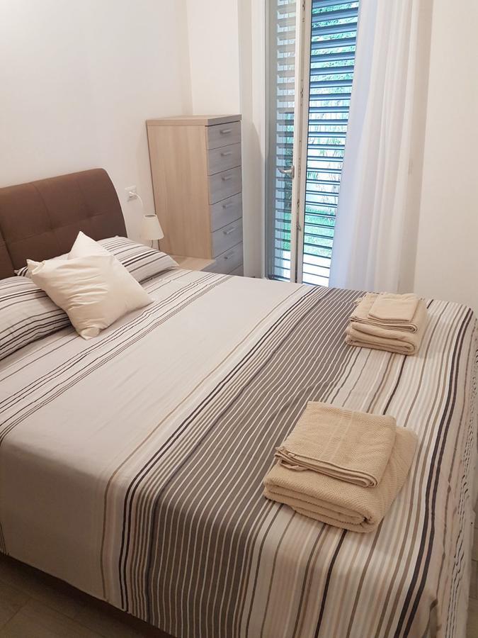 Baia Blu - Luxury Apartments With Pool Cremia Екстер'єр фото
