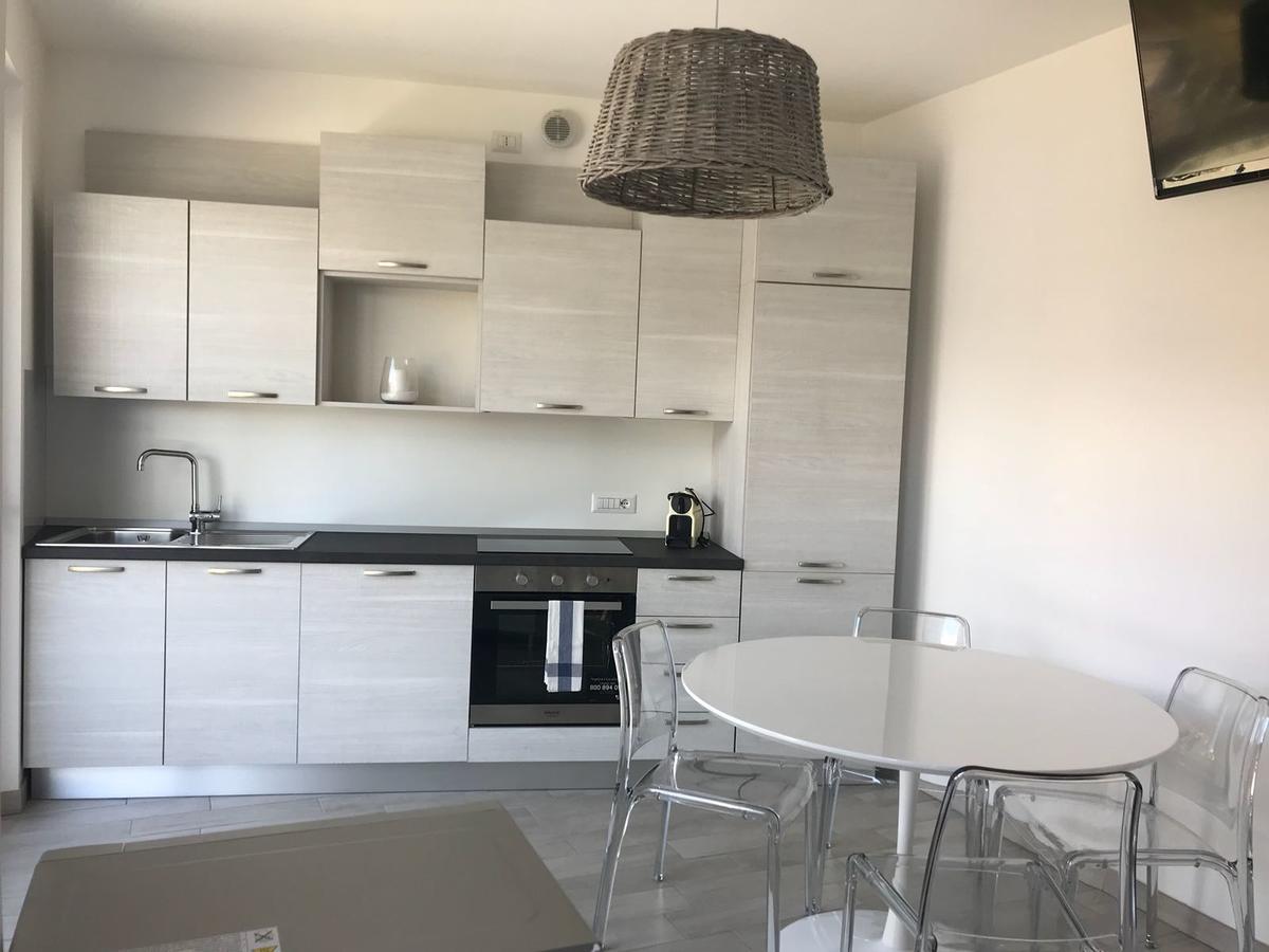 Baia Blu - Luxury Apartments With Pool Cremia Екстер'єр фото